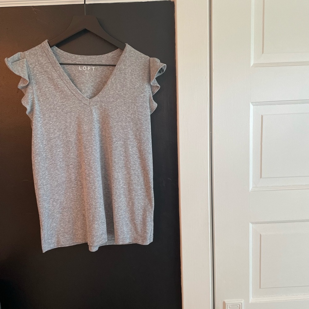 Loft Size Small Gray V-neck Flutter Sleeve Tee